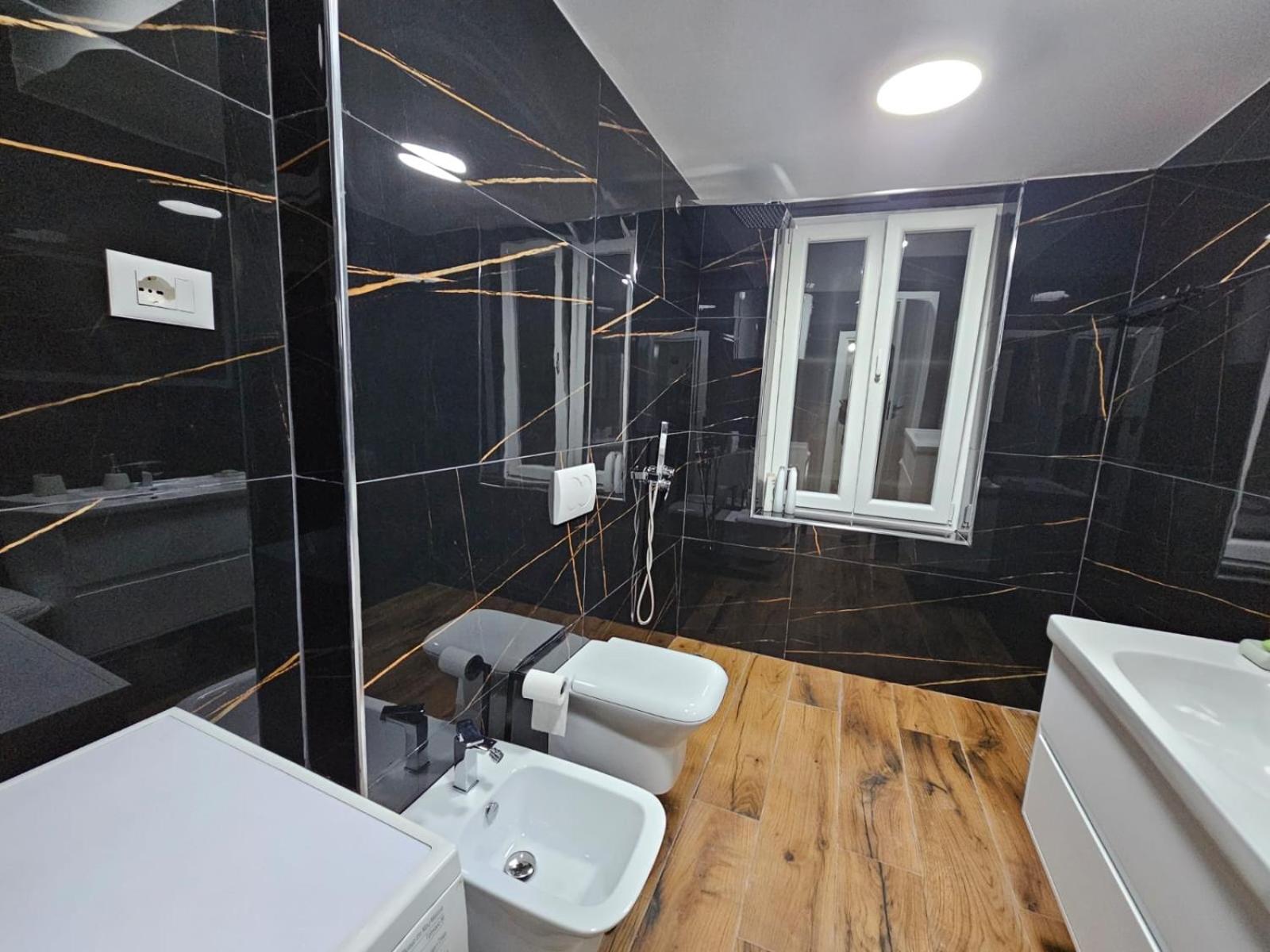 Elois Luxury Apartment