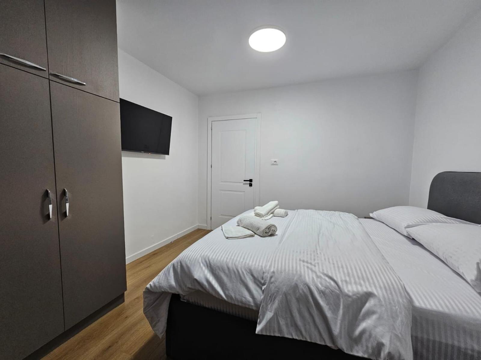 Elois Luxury Apartment