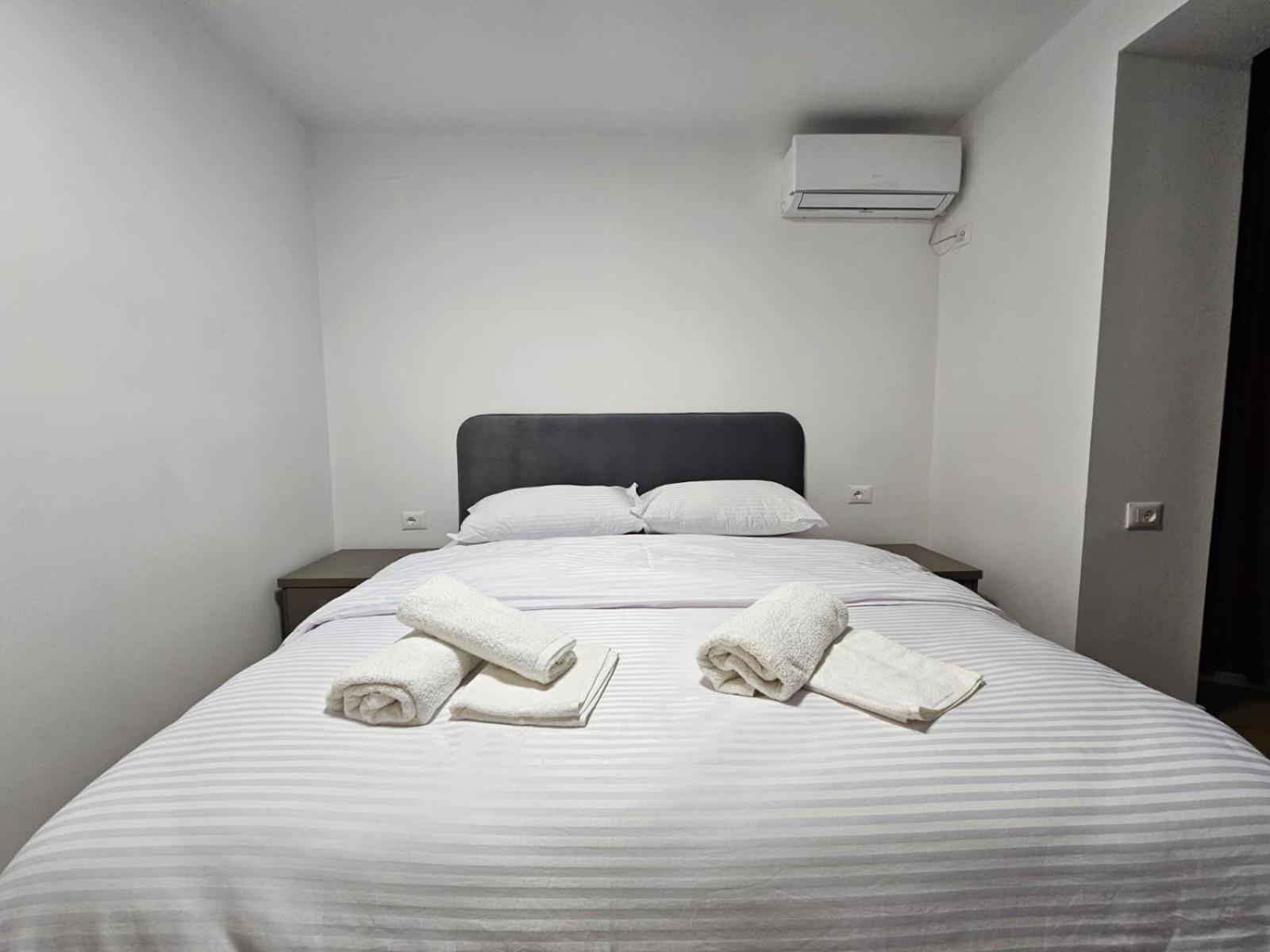 Elois Luxury Apartment