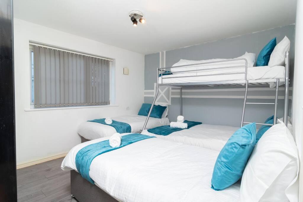Central Liverpool Haven 3 bedroom House Private Parking view 2