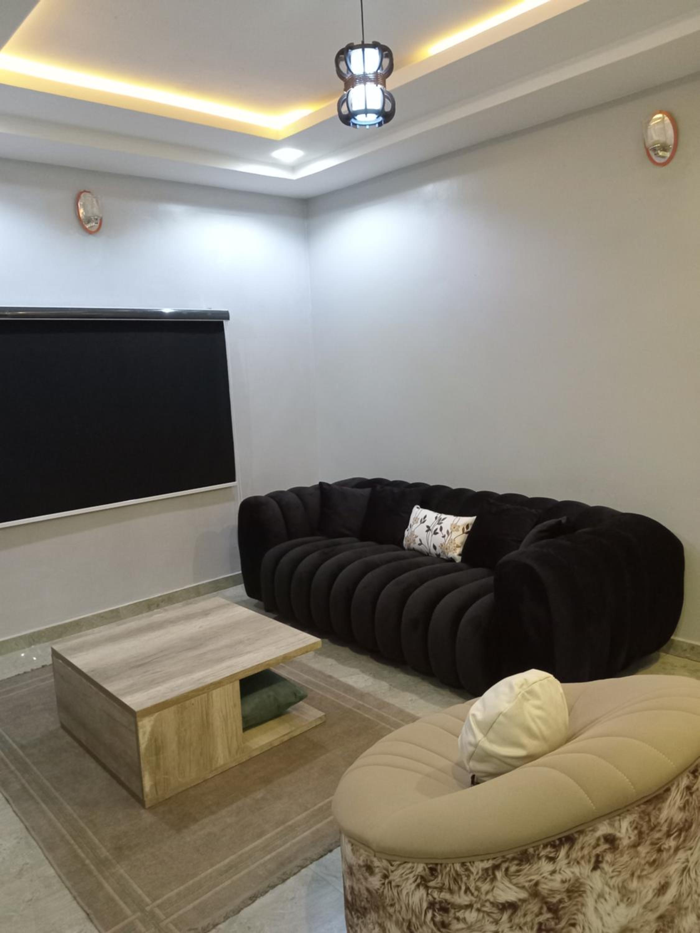OD-V!CK'S CLASSIC, Wuse 2 extension, upscale Jahi district WiFi,24hr power,security, dstv view 3