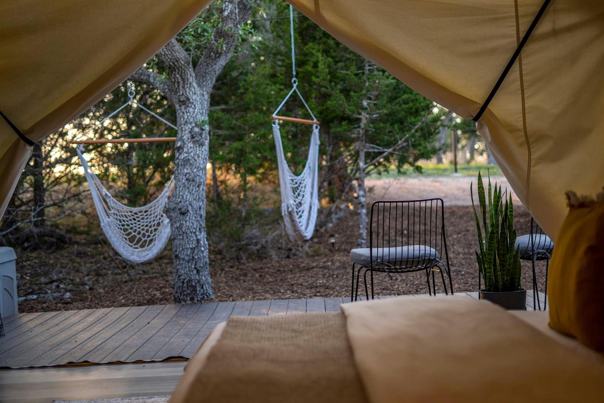 Hotel Oak Retreat Glamping With Private Hot tub - Image 1