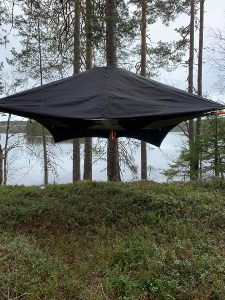 Svevetelt på privat holme