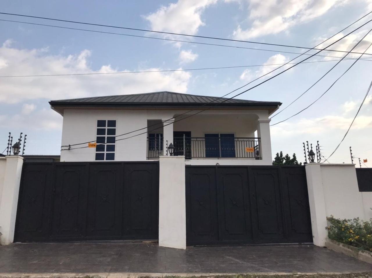 Modern 3 Bed Spacious Apartments