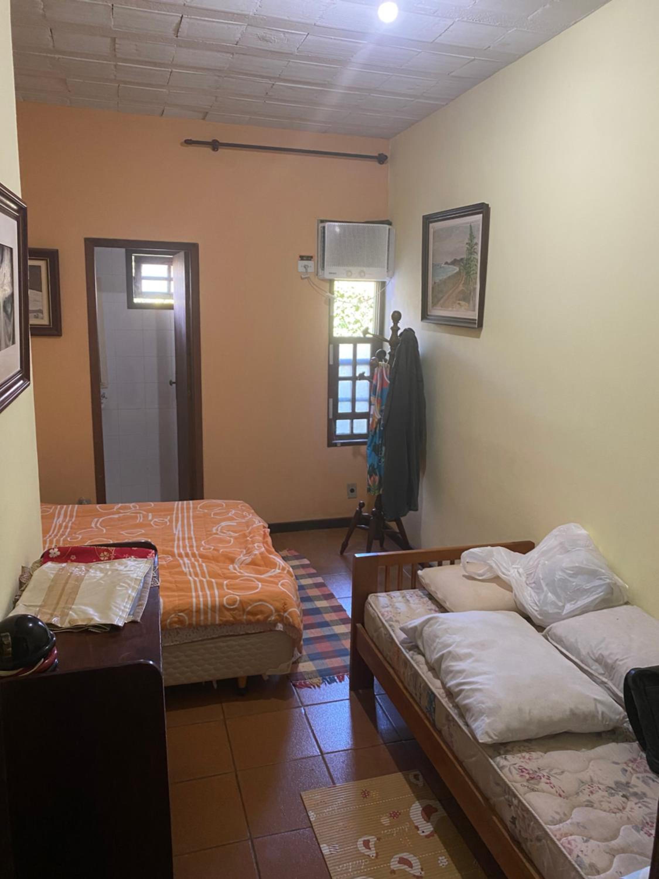 Casa de seis suites na beira do mar