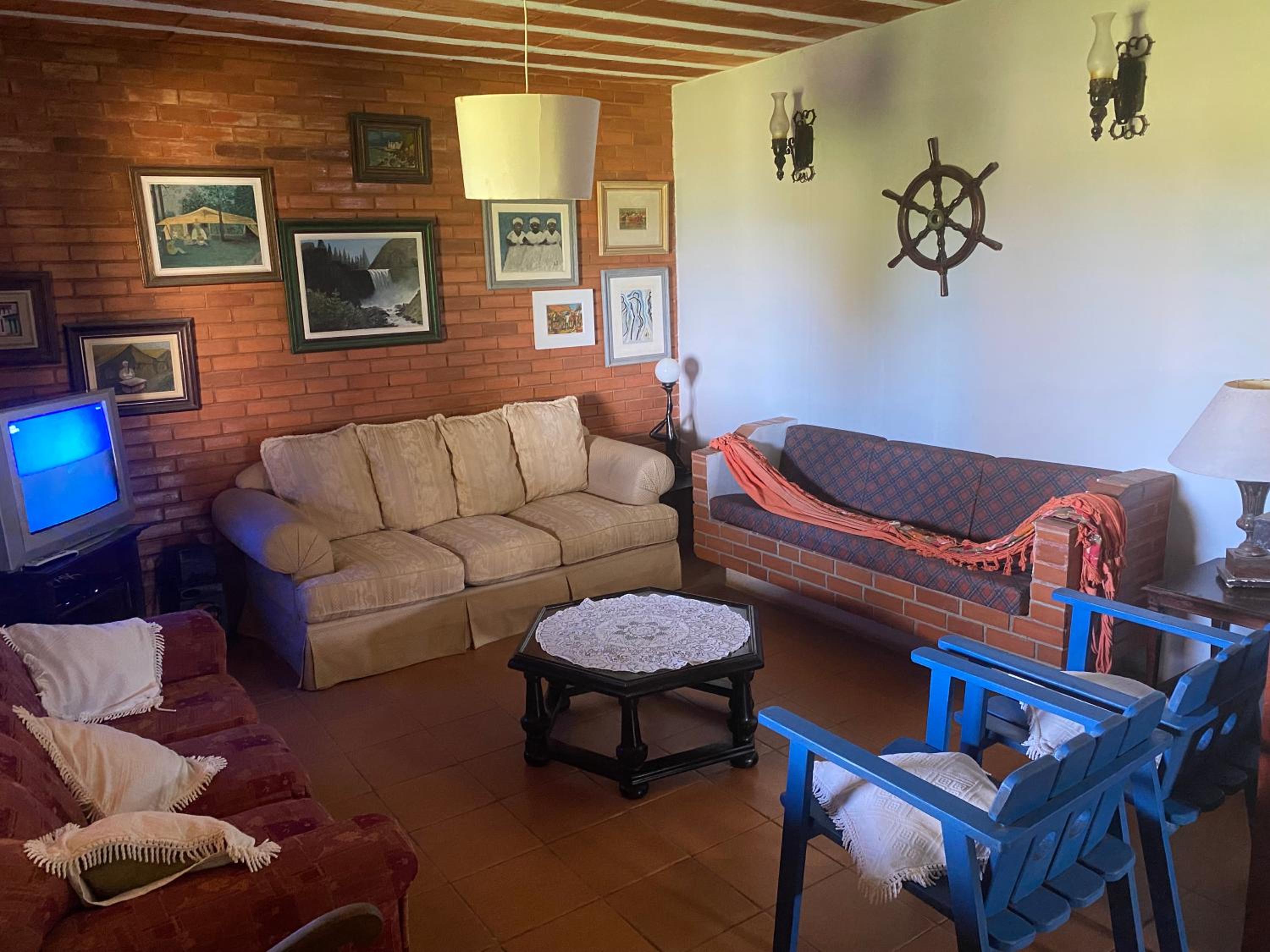 Casa de seis suites na beira do mar