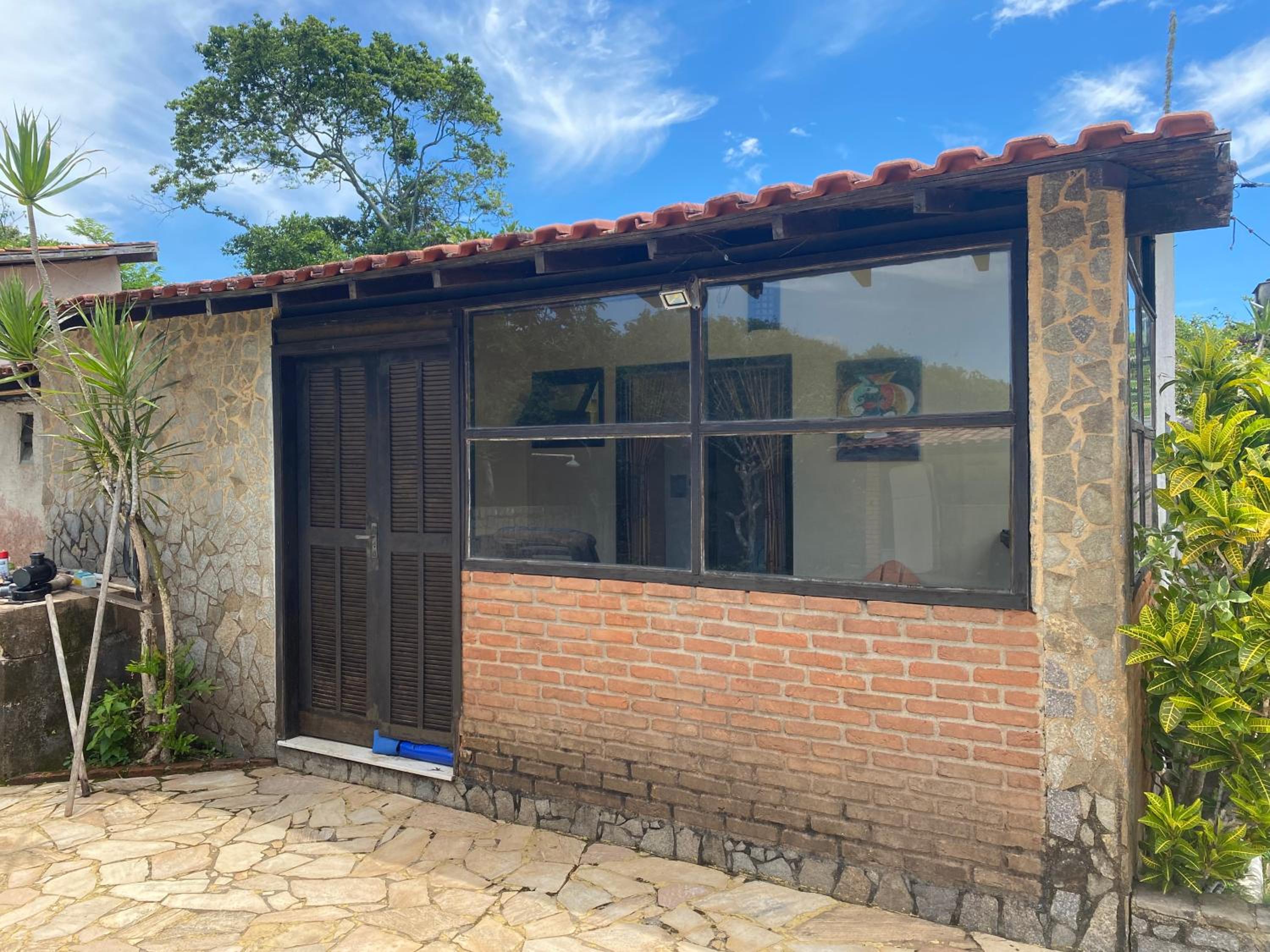 Casa de seis suites na beira do mar