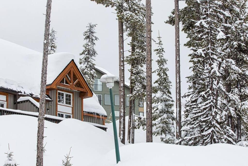 Alpine Timber Luxury Chalet w/Hot Tub