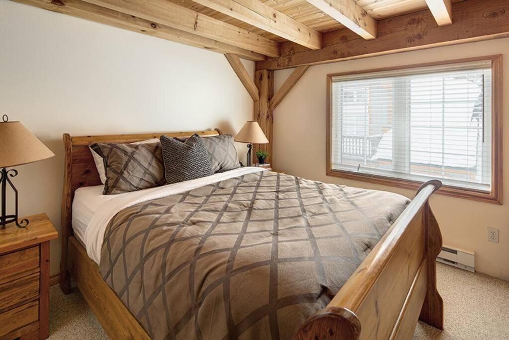 Alpine Timber Luxury Chalet w/Hot Tub