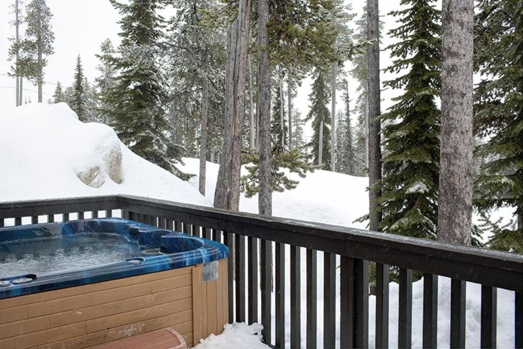 Alpine Timber Luxury Chalet w/Hot Tub