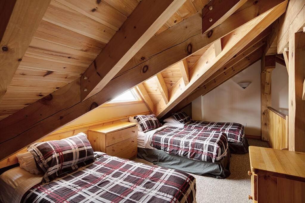 Alpine Timber Luxury Chalet w/Hot Tub
