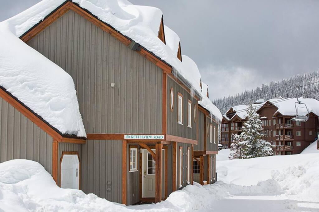 Alpine Timber Luxury Chalet w/Hot Tub