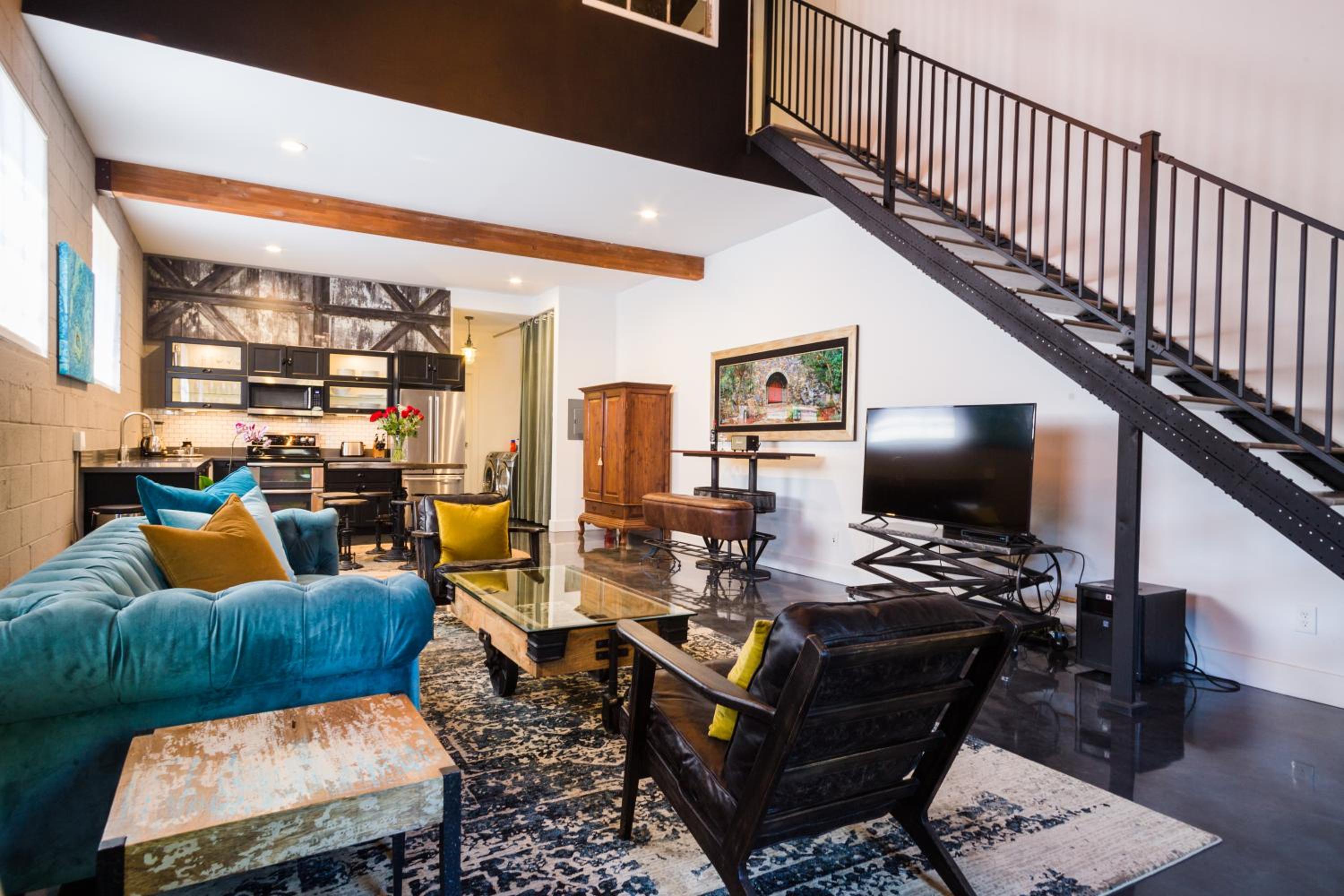 Petaluma Vacations - Petaluma Warehouse Lofts Unit D - Property Image 2