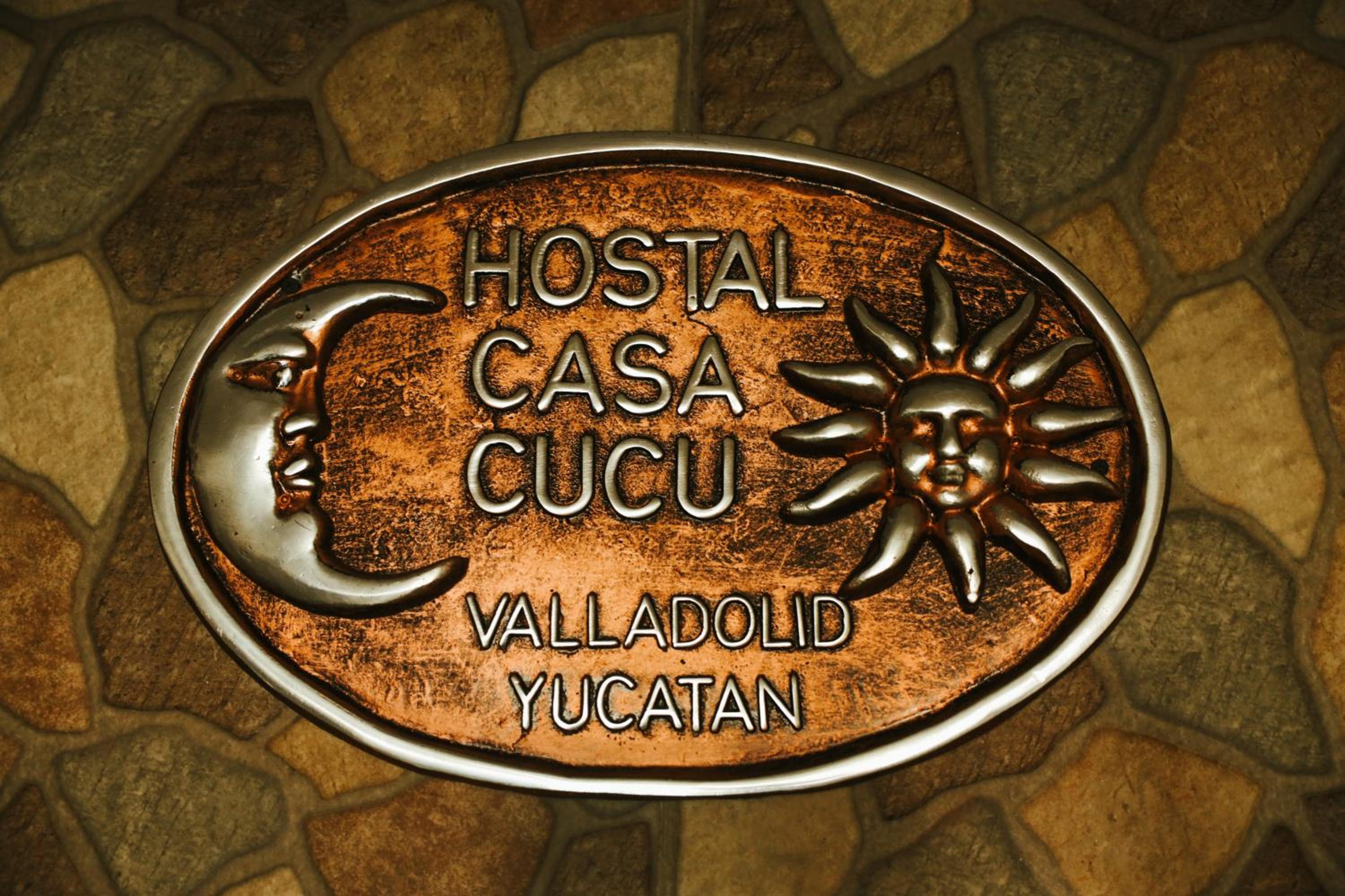 Hostal Casa Cucu - Wifi, Hot Water, AC, free water refill - Stay 3 nights or more and get 1 day free bikes & 1 free laundry wash view 4