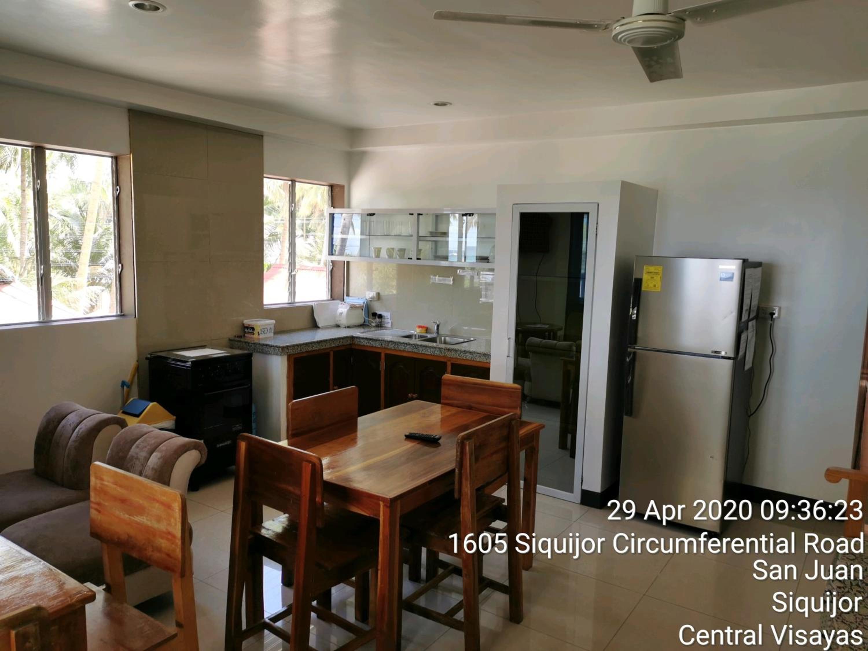 Tropicasa Siquijor Seafront Guest House
