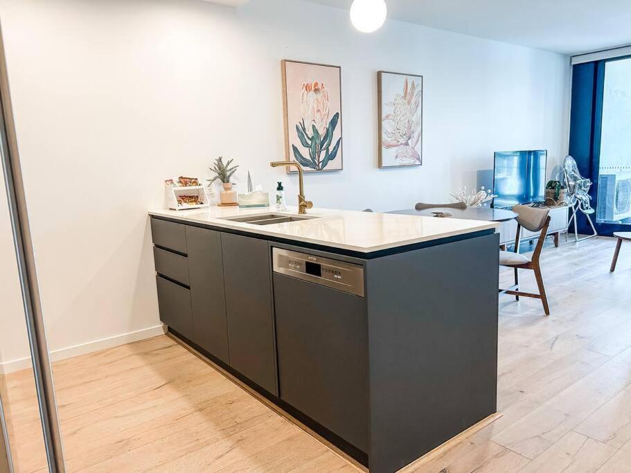 Metropol - CBD pool Sleeps 7