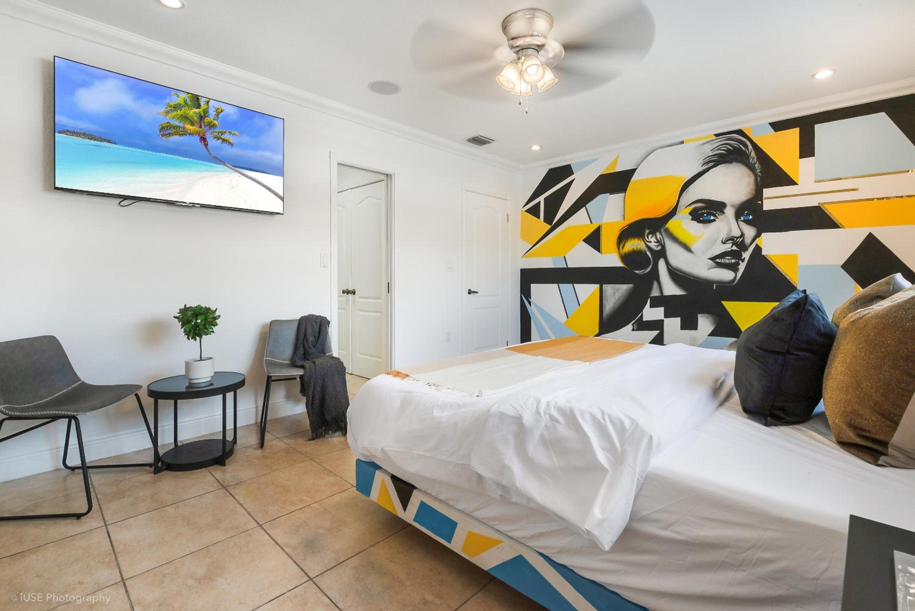 Le Femme Paradise -Htd Pool, Mini Golf, 5 Bedrooms, Jacuzzi, Game Room, BBQ
