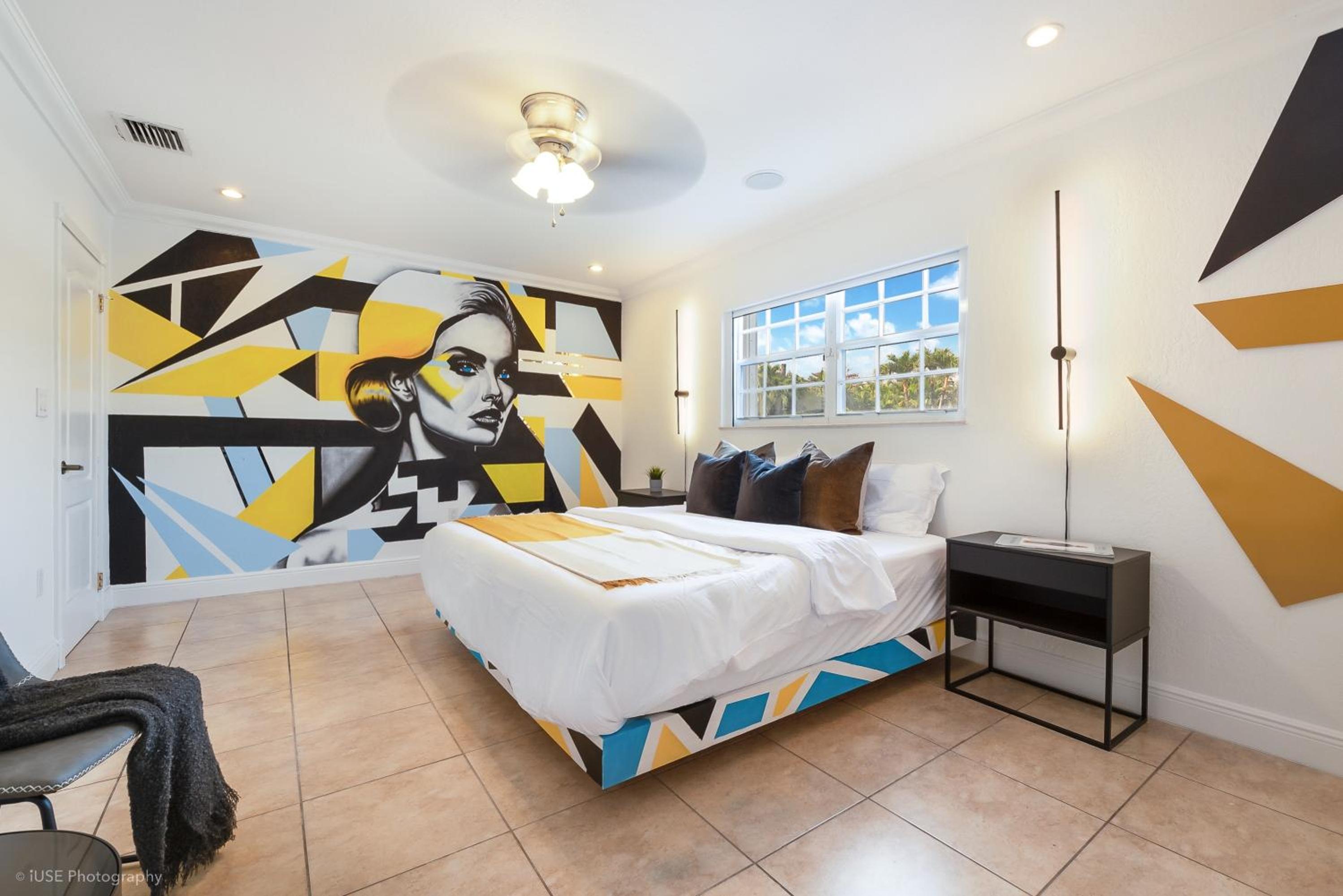 Le Femme Paradise -Htd Pool, Mini Golf, 5 Bedrooms, Jacuzzi, Game Room, BBQ