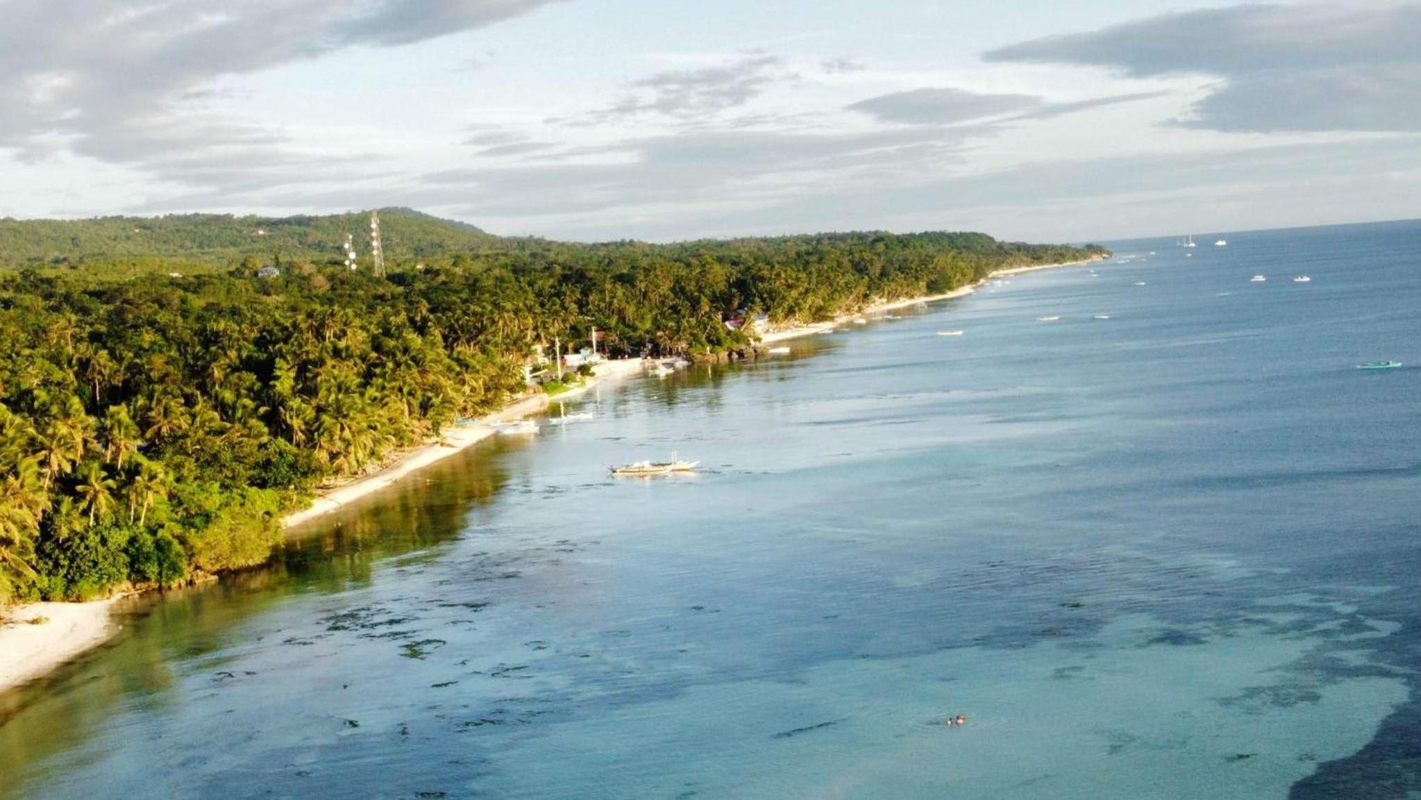 Tropicasa Siquijor Seafront Guest House
