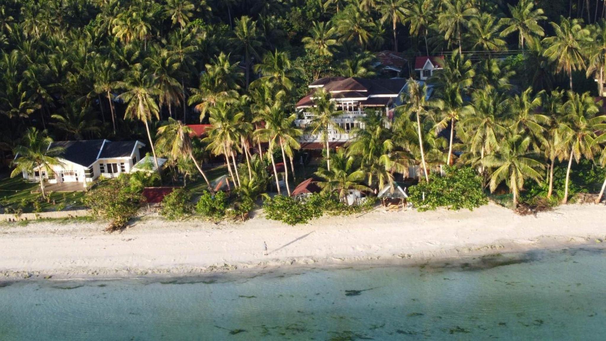 Tropicasa Siquijor Seafront Guest House