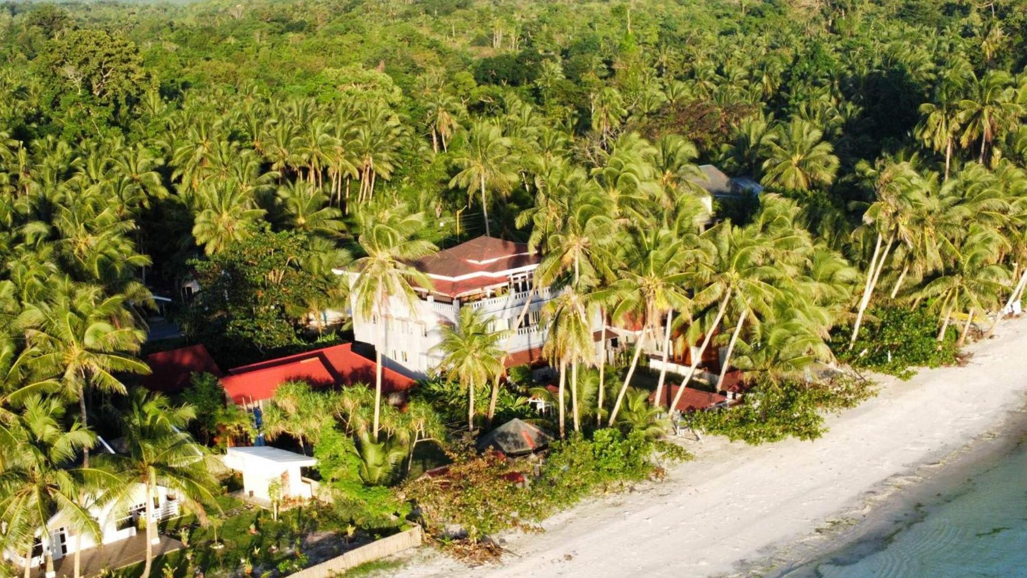 Tropicasa Siquijor Seafront Guest House