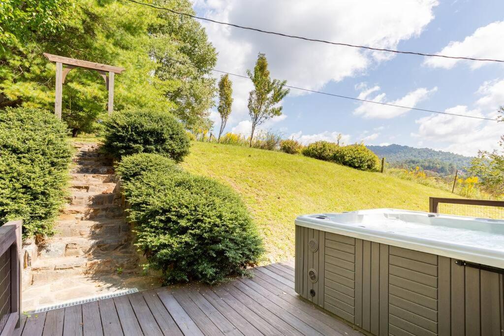 Ridgetop views near Asheville w/Private Hot Tub view 4