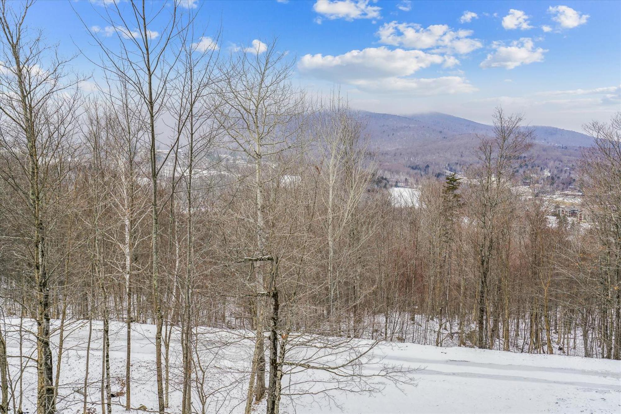 Beautifully Decorated 2-Bedroom Condo with Sports Center, Pool, Hot Tub & Stunning Mountain Views Highridge A6 view 3