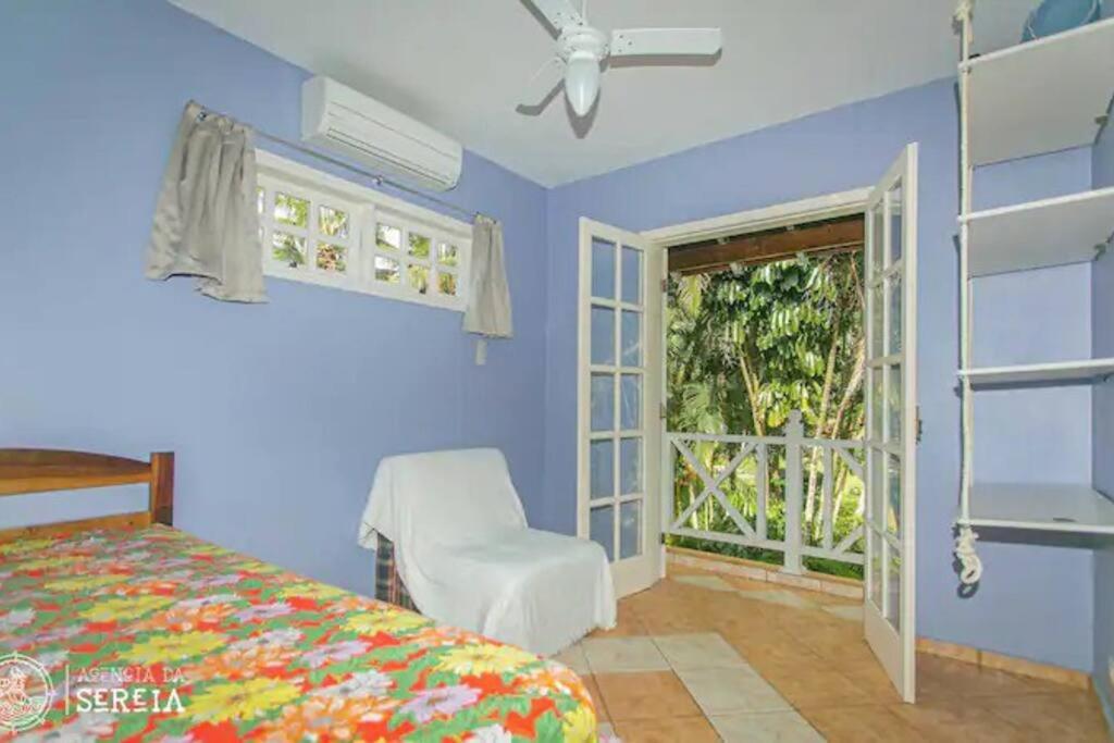 Casa charmosa condomínio de Pauba - 4 suites