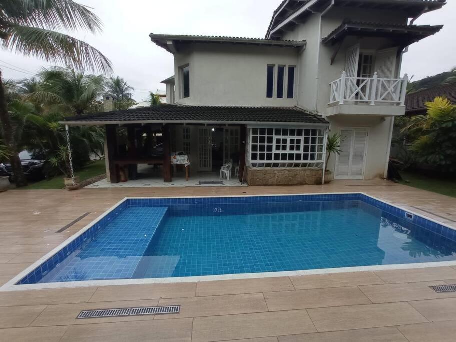 Casa charmosa condomínio de Pauba - 4 suites