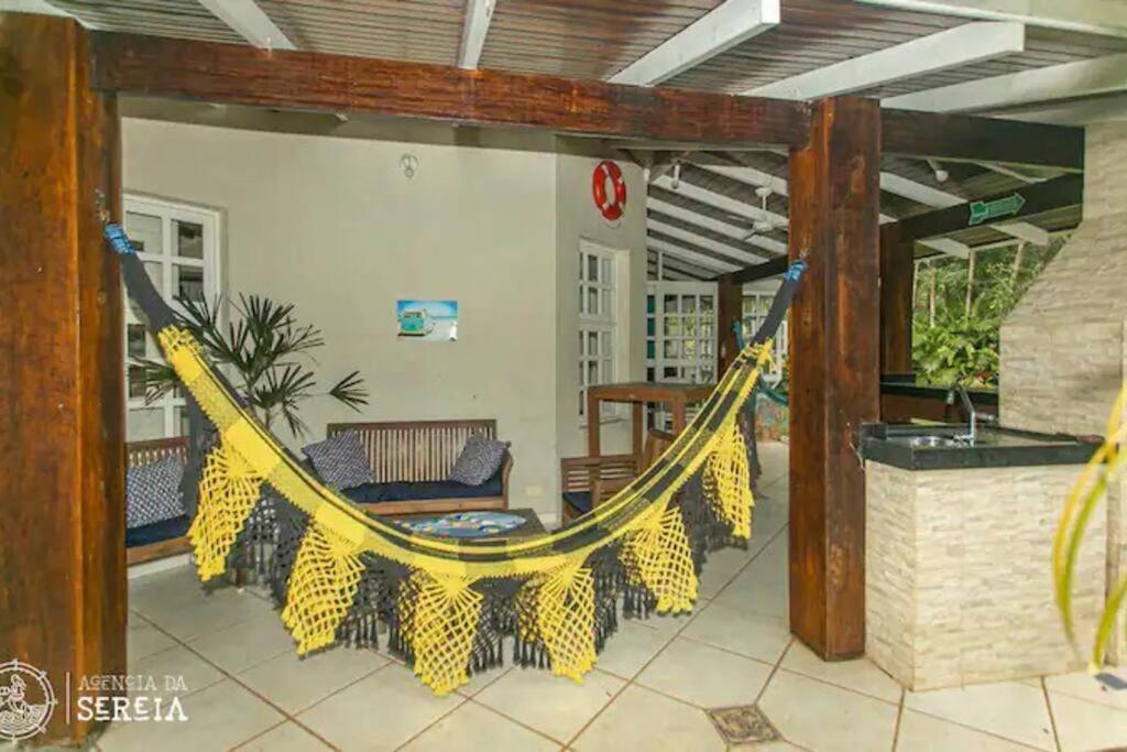 Casa charmosa condomínio de Pauba - 4 suites