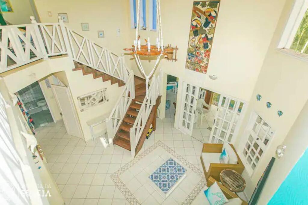 Casa charmosa condomínio de Pauba - 4 suites