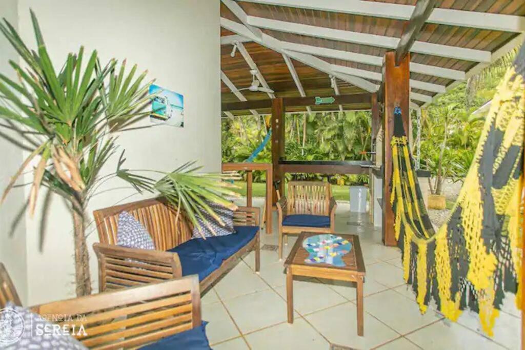 Casa charmosa condomínio de Pauba - 4 suites