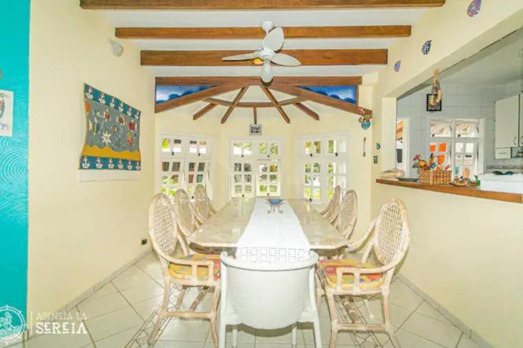Casa charmosa condomínio de Pauba - 4 suites