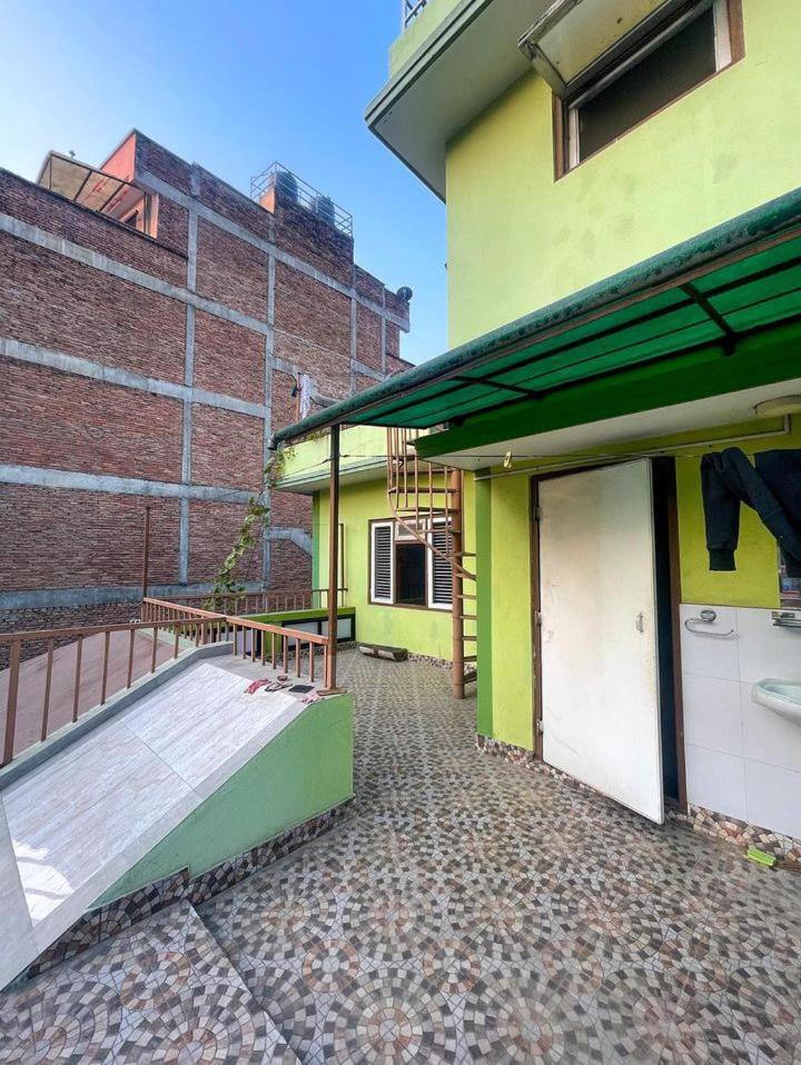 Lilen's Homestay-Entire Apartment with Private Bathroom and Kitchen view 3