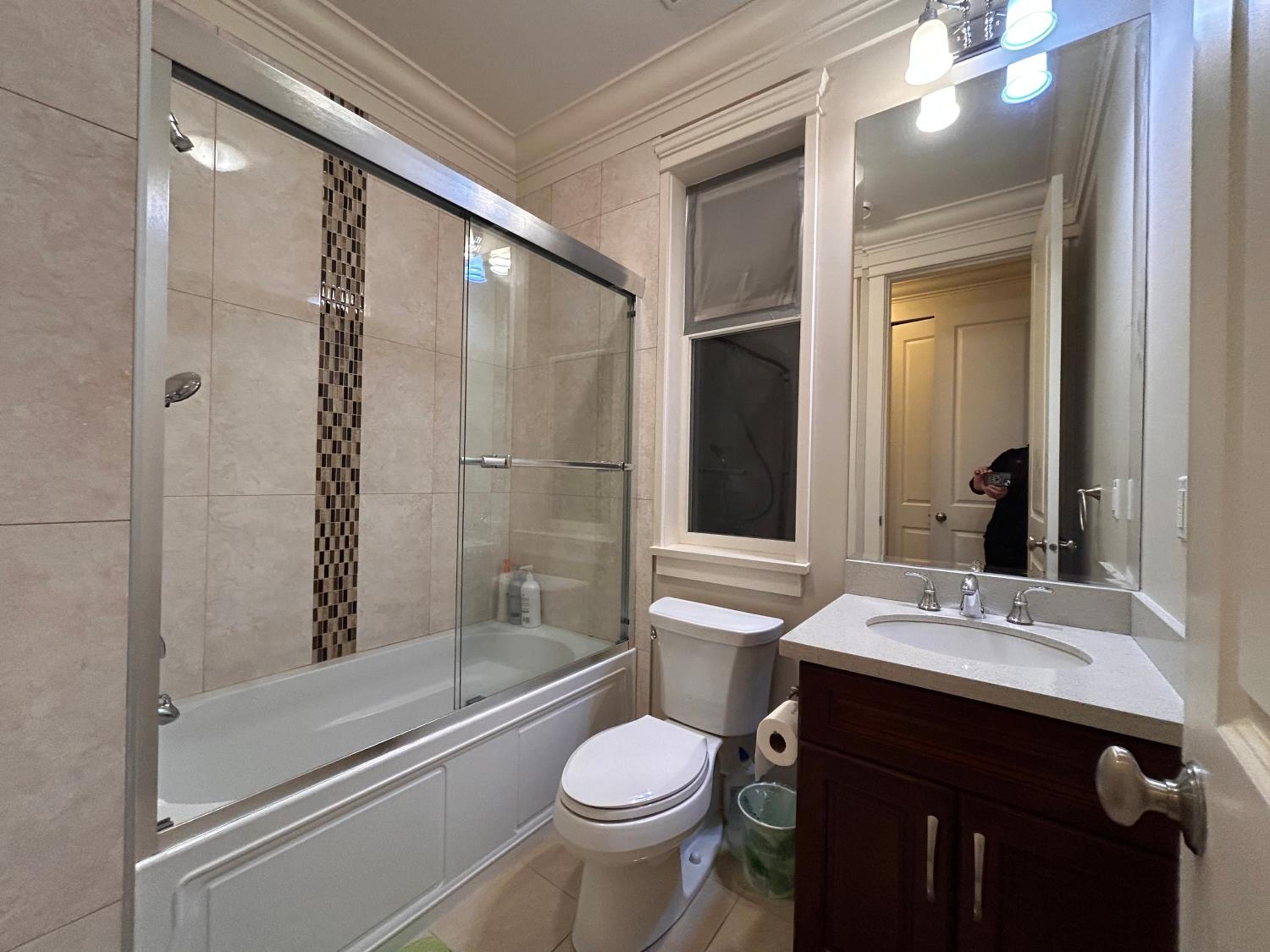 Cozy and Private Suite in Richmond