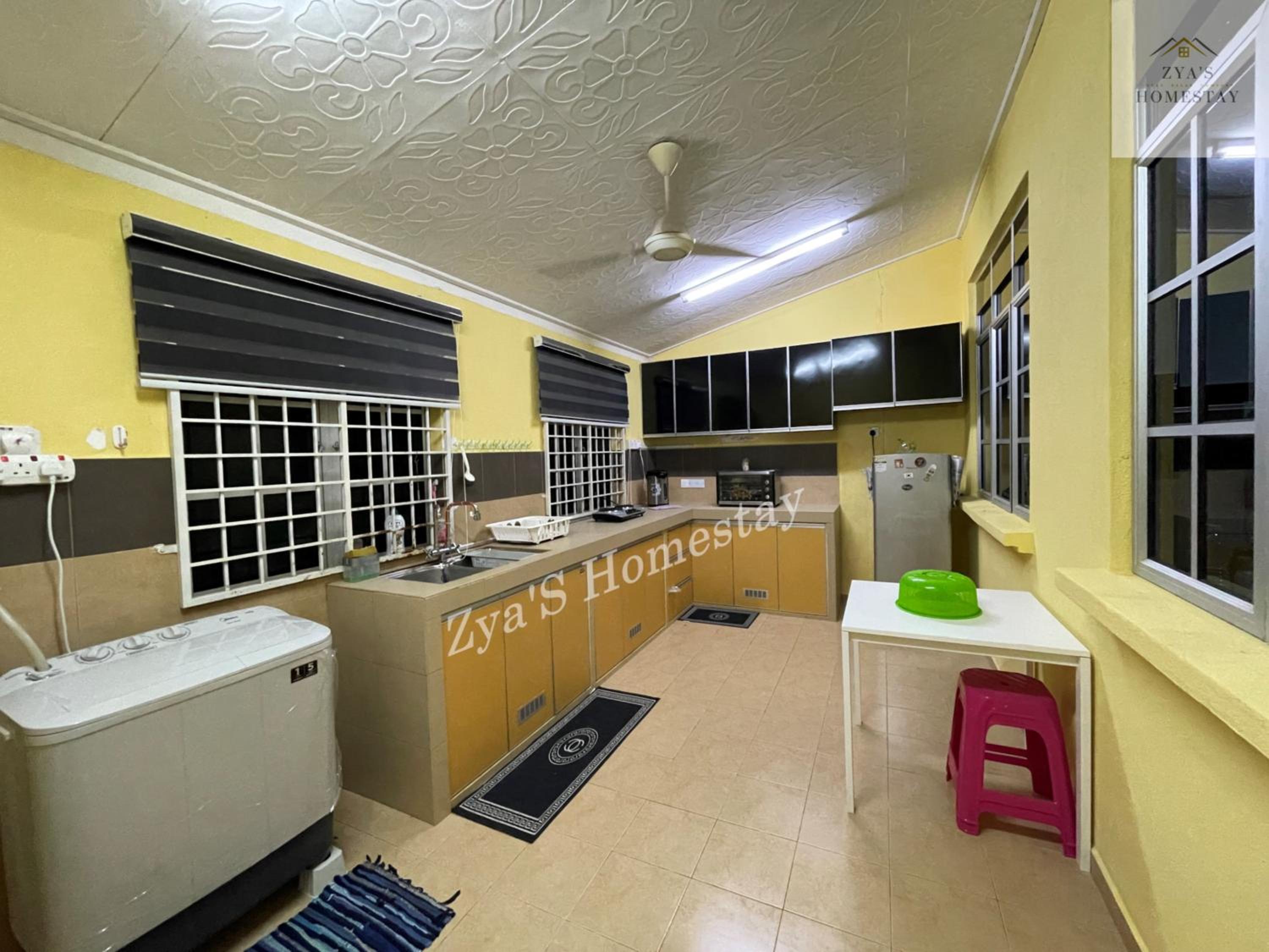 Zya'S Homestay Gong Badak photo 5