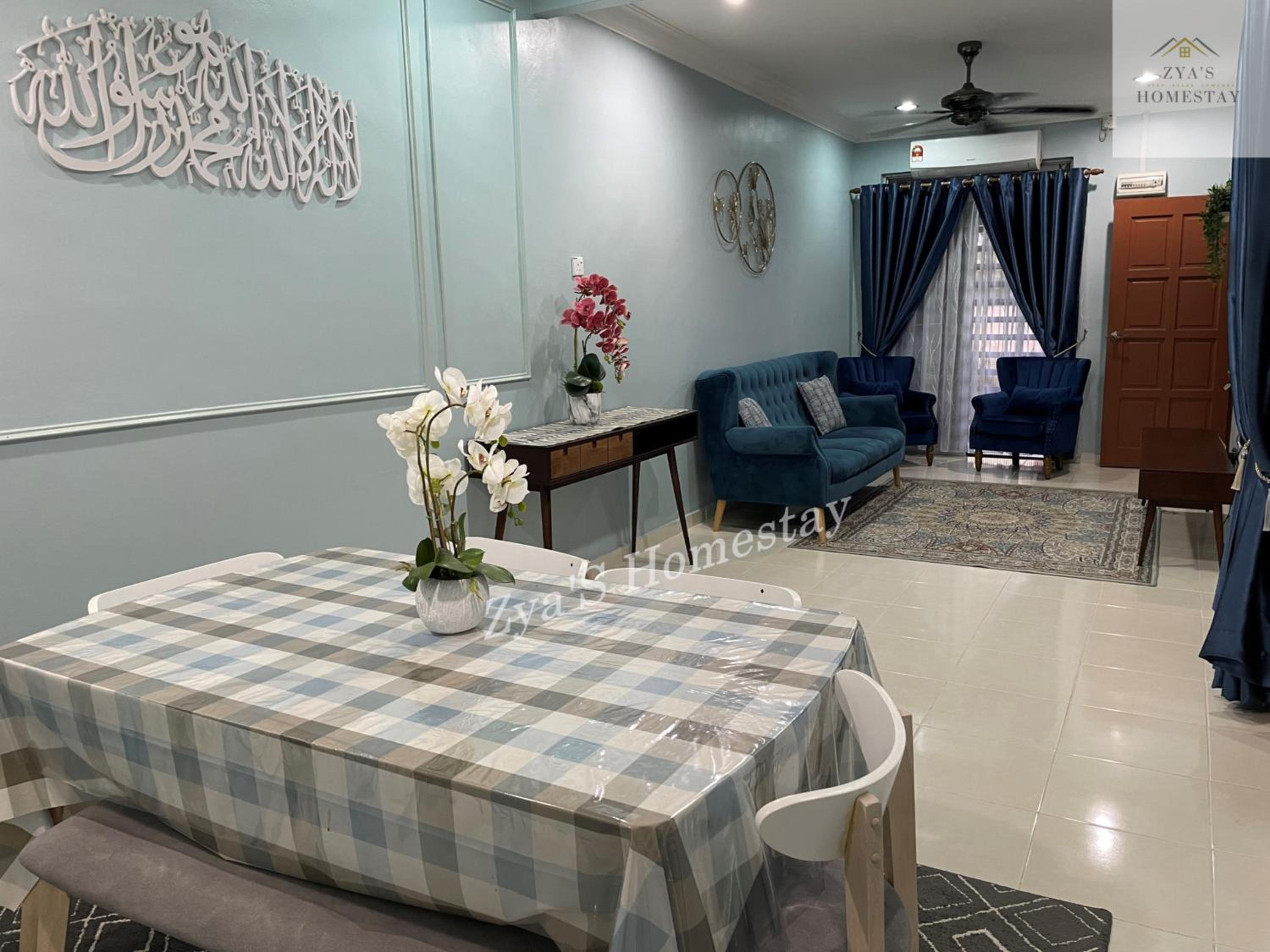 Zya'S Homestay Gong Badak photo 1