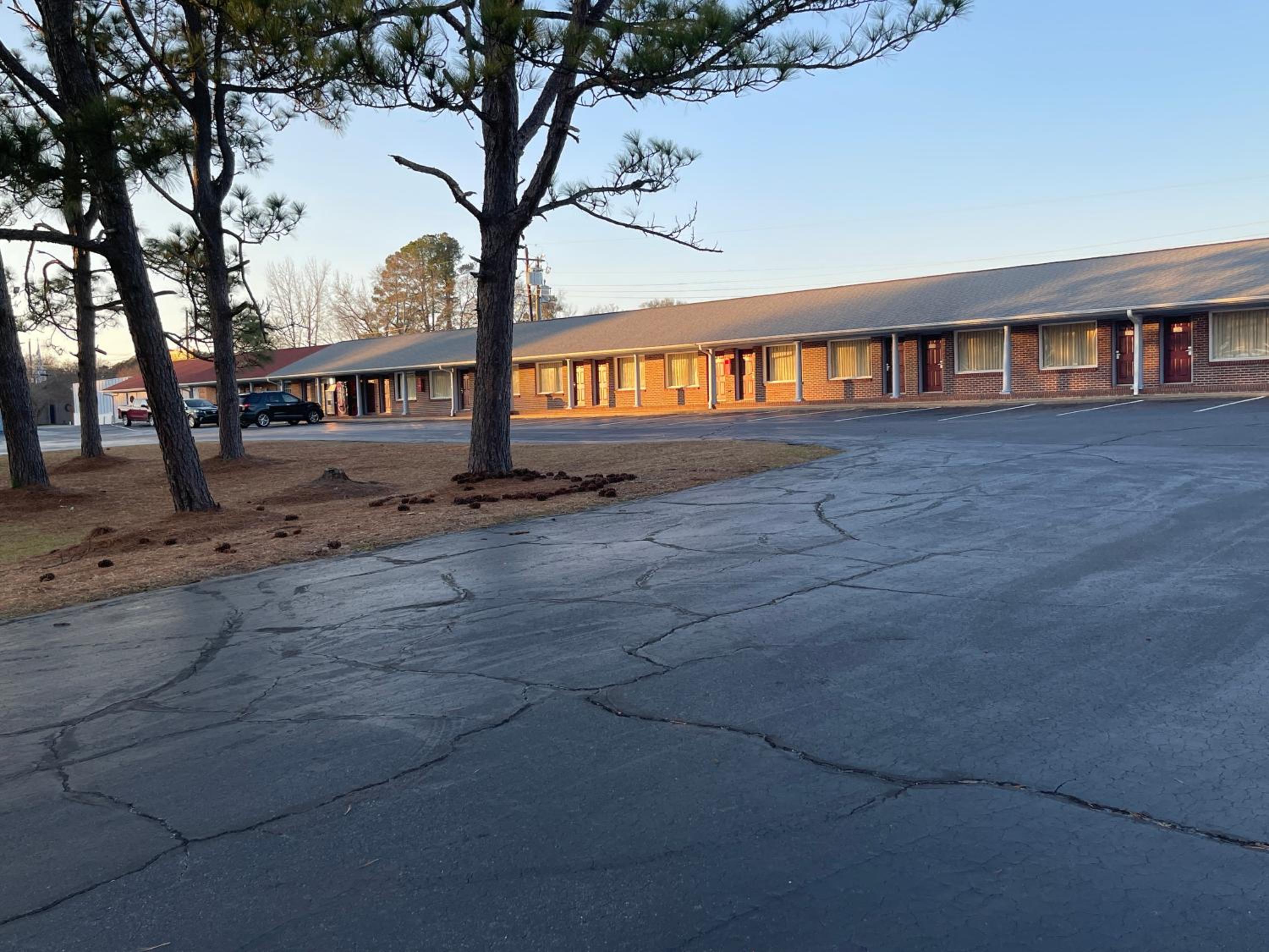 IMPERIAL MOTEL view 5