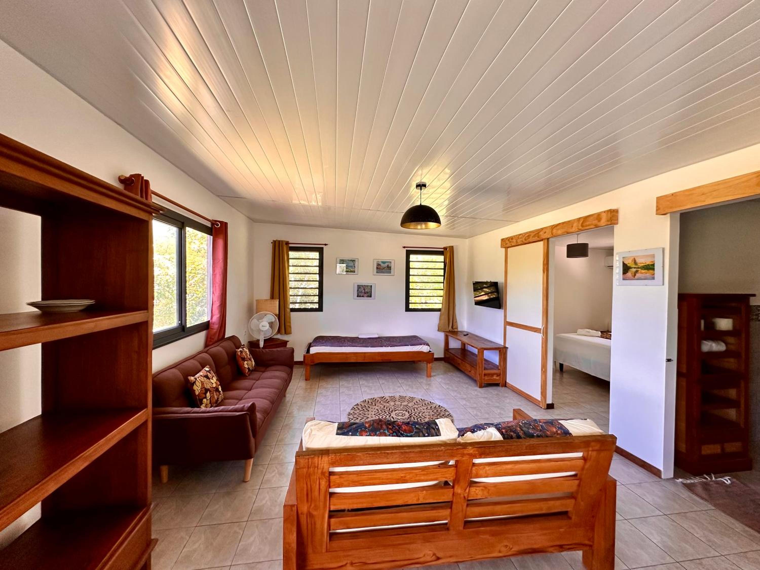 Maison TuiMatai, plage blanc privé vue sur Tahiti