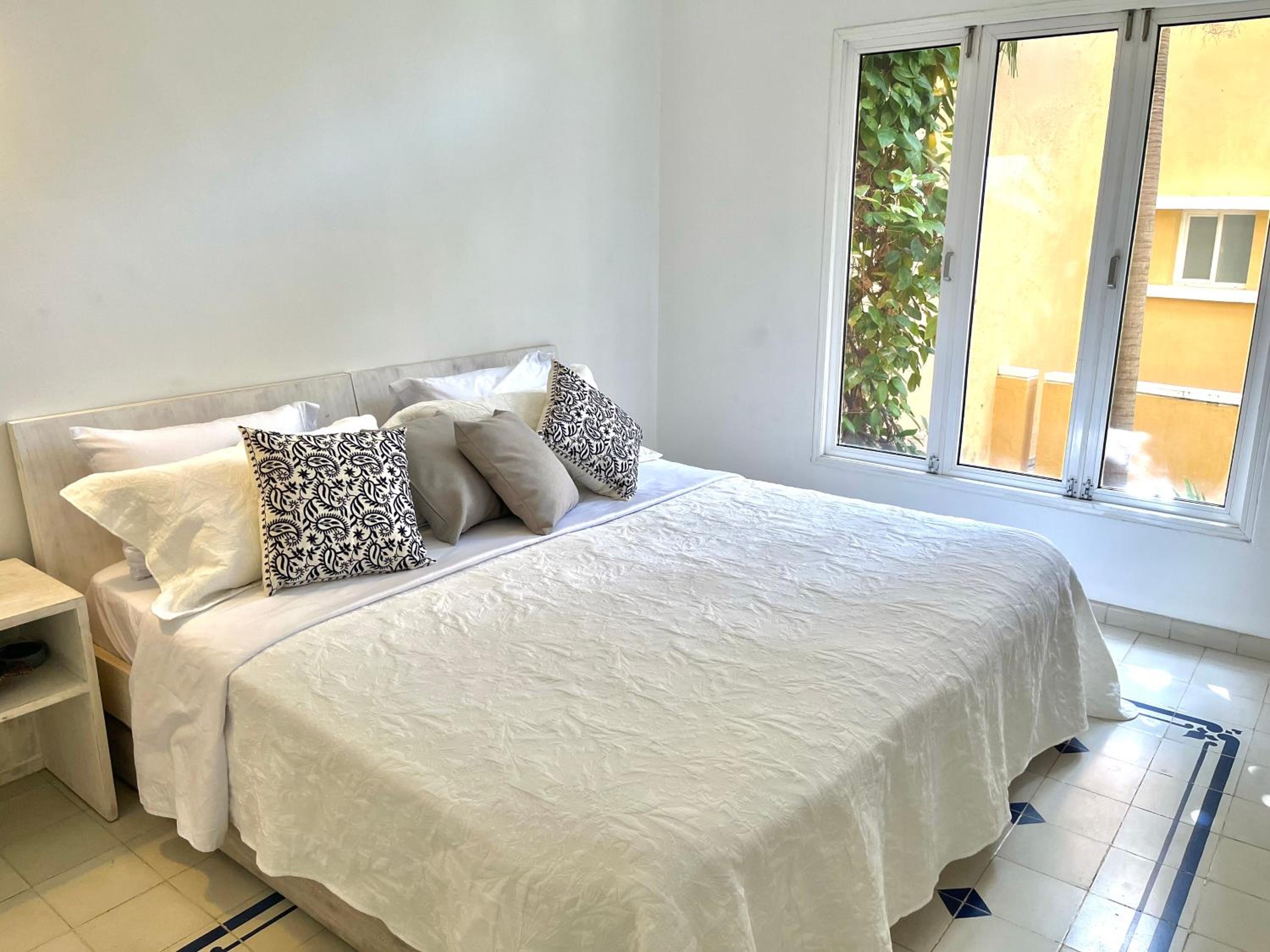 by Calamari Homes - Parque Centenario 202 walled city