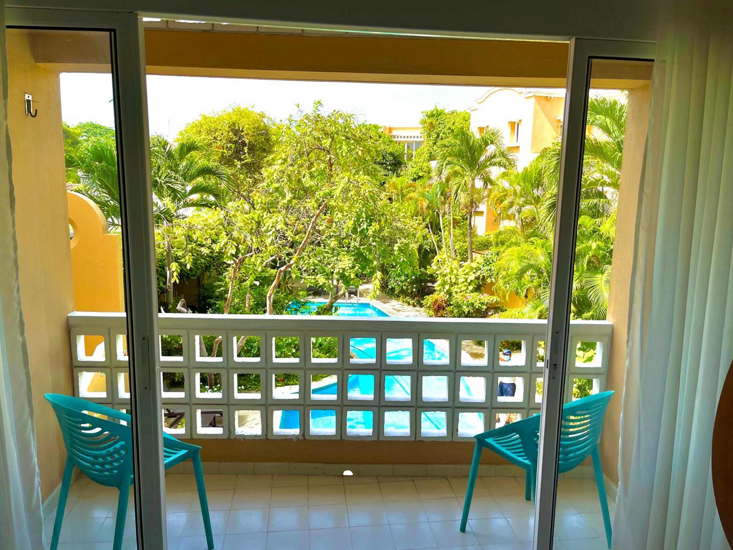 by Calamari Homes - Parque Centenario 202 walled city