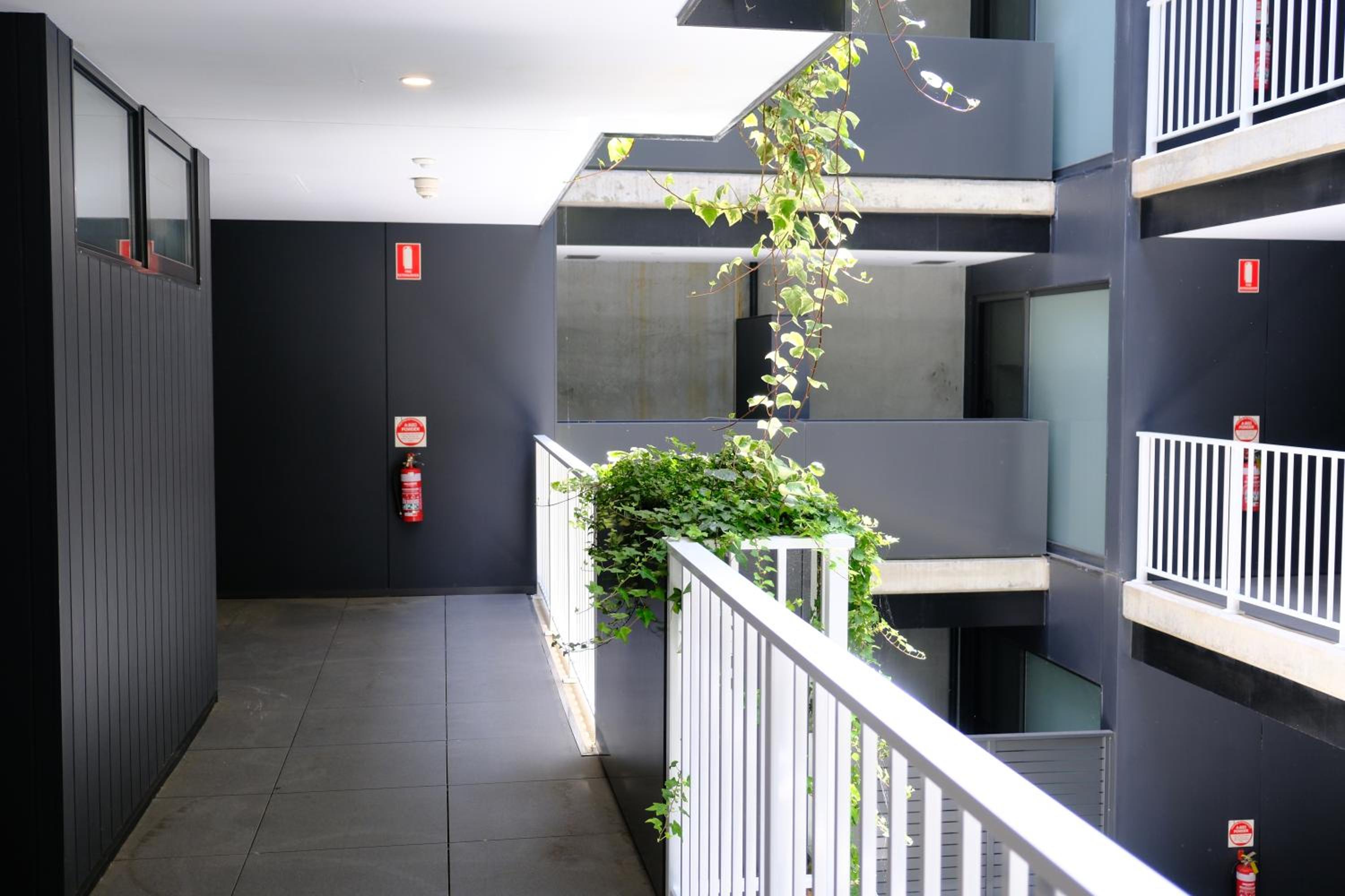 CBD Japanese Retreat 2BR 1P Brekky Wifi Netflix