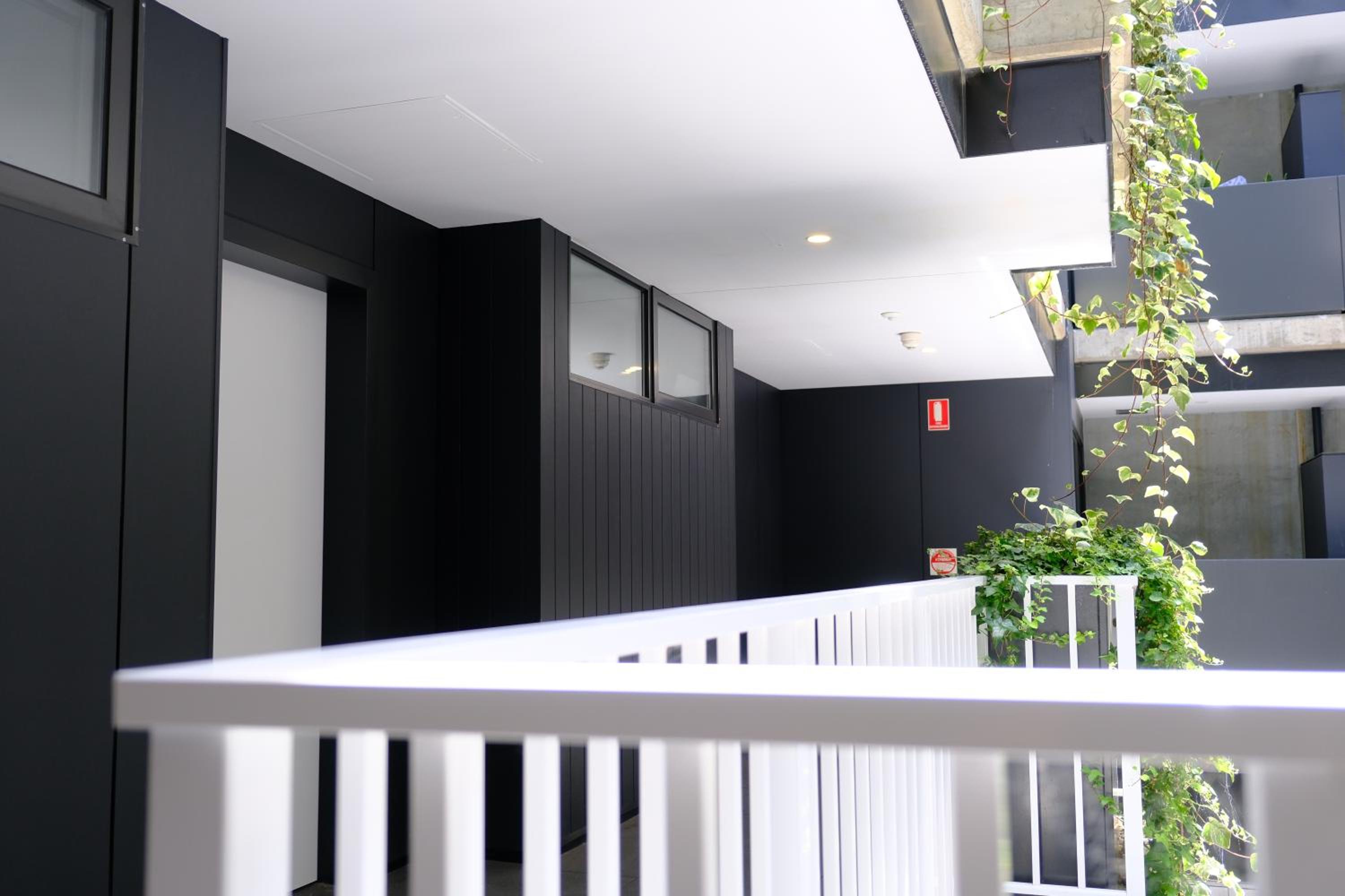 CBD Japanese Retreat 2BR 1P Brekky Wifi Netflix