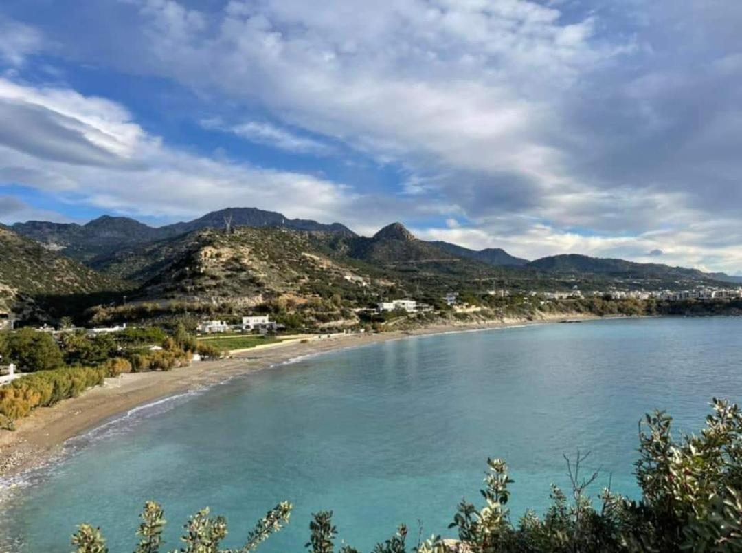 MaciliaVilla.