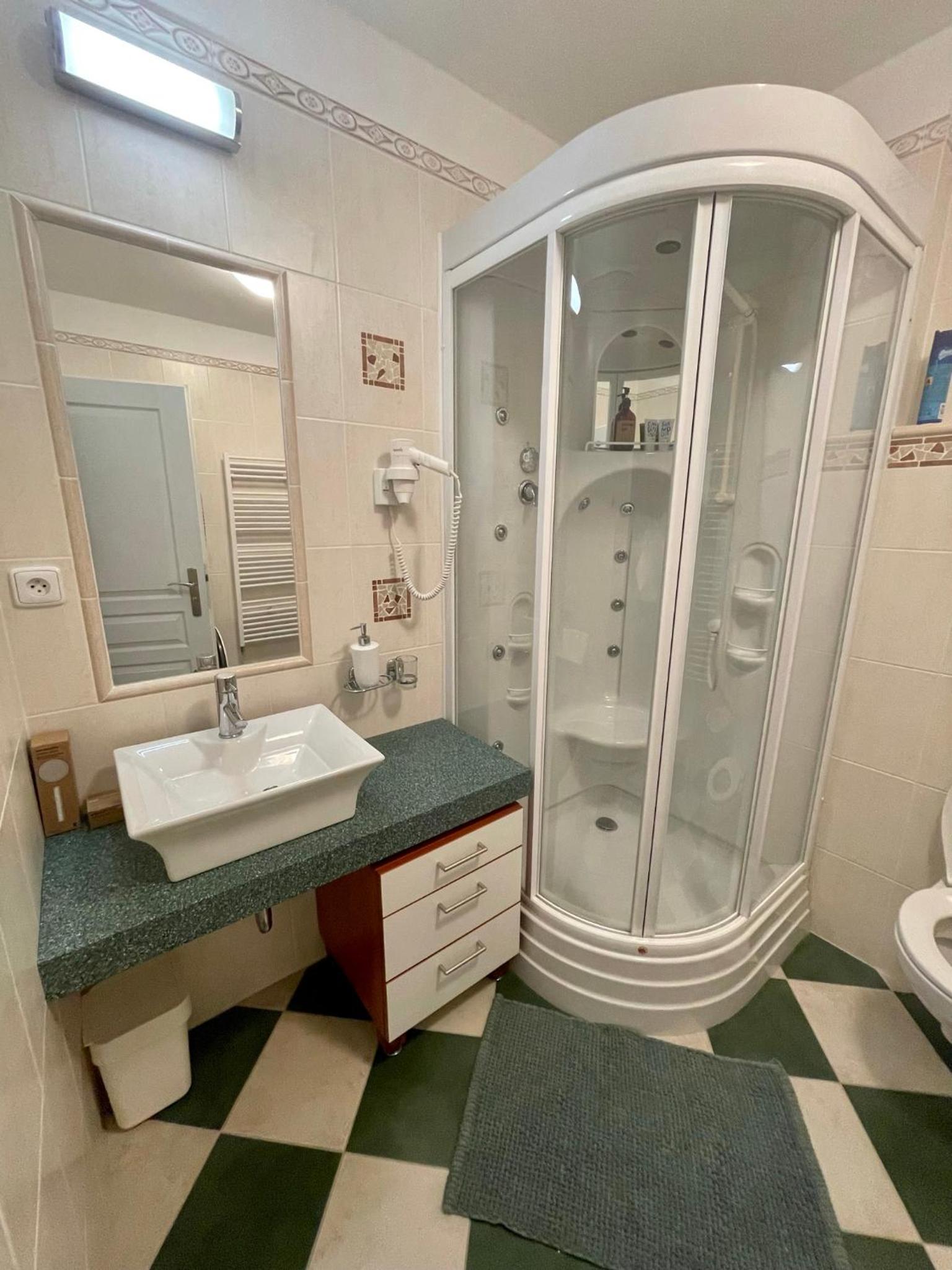Huge two floor apartment on the Park Colonnade, 160 sqm