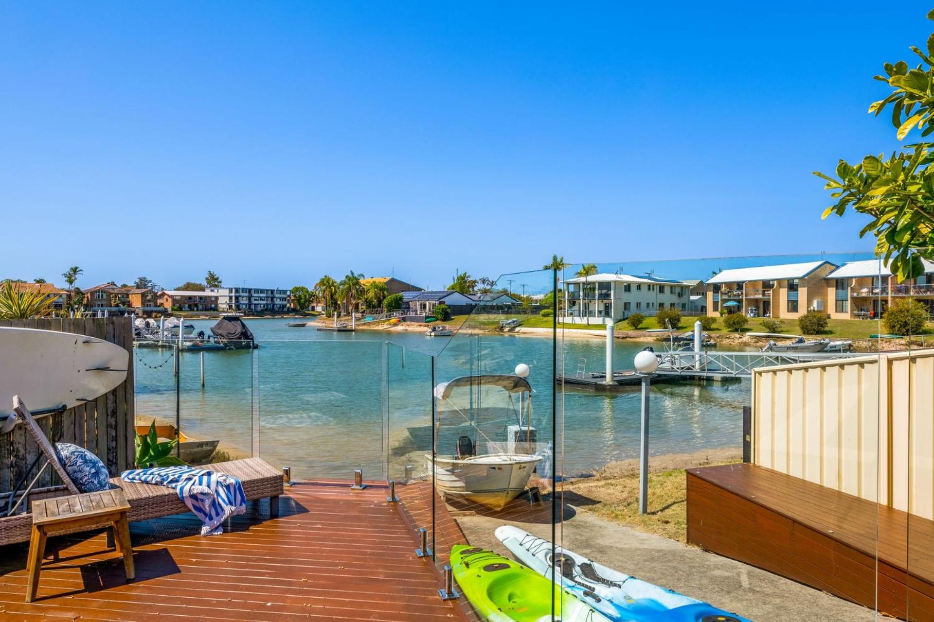 Luxurious Waterfront 5 bedroom coastal retreat on Amarina