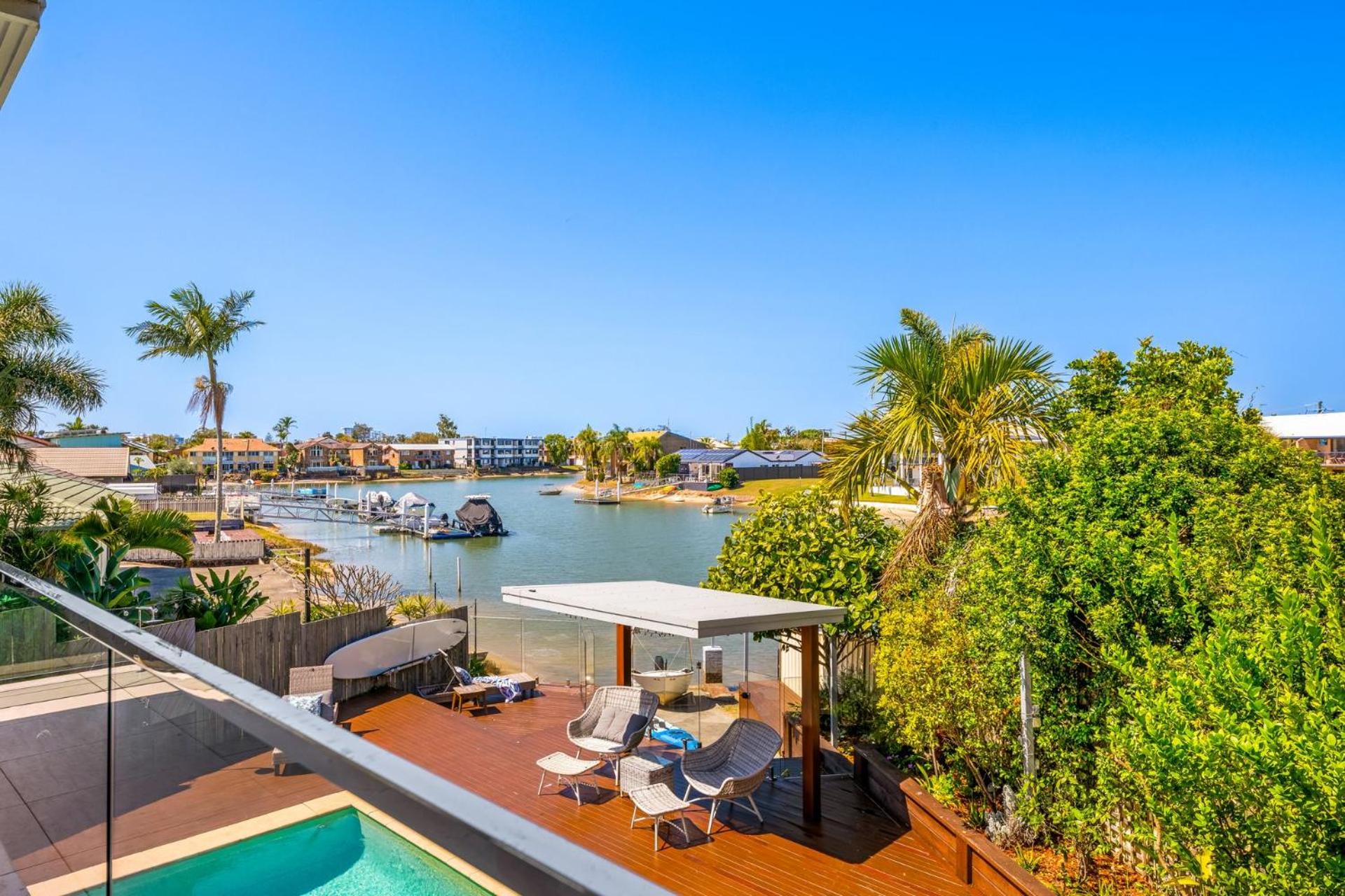 Luxurious Waterfront 5 bedroom coastal retreat on Amarina