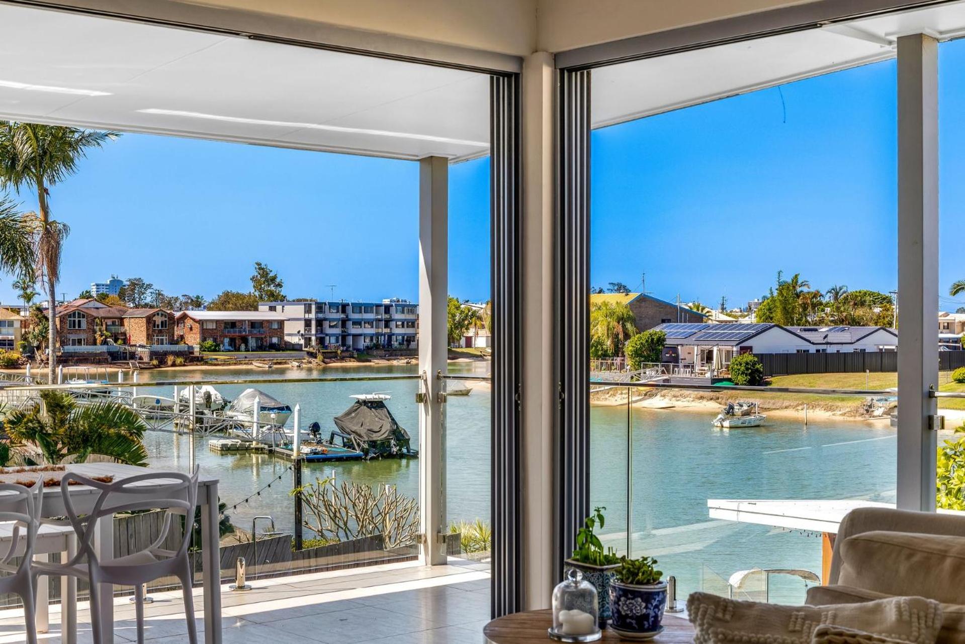 Luxurious Waterfront 5 bedroom coastal retreat on Amarina