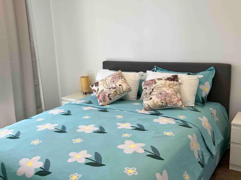 Gungahlin Center-1 Bedroom New Stylish Unit