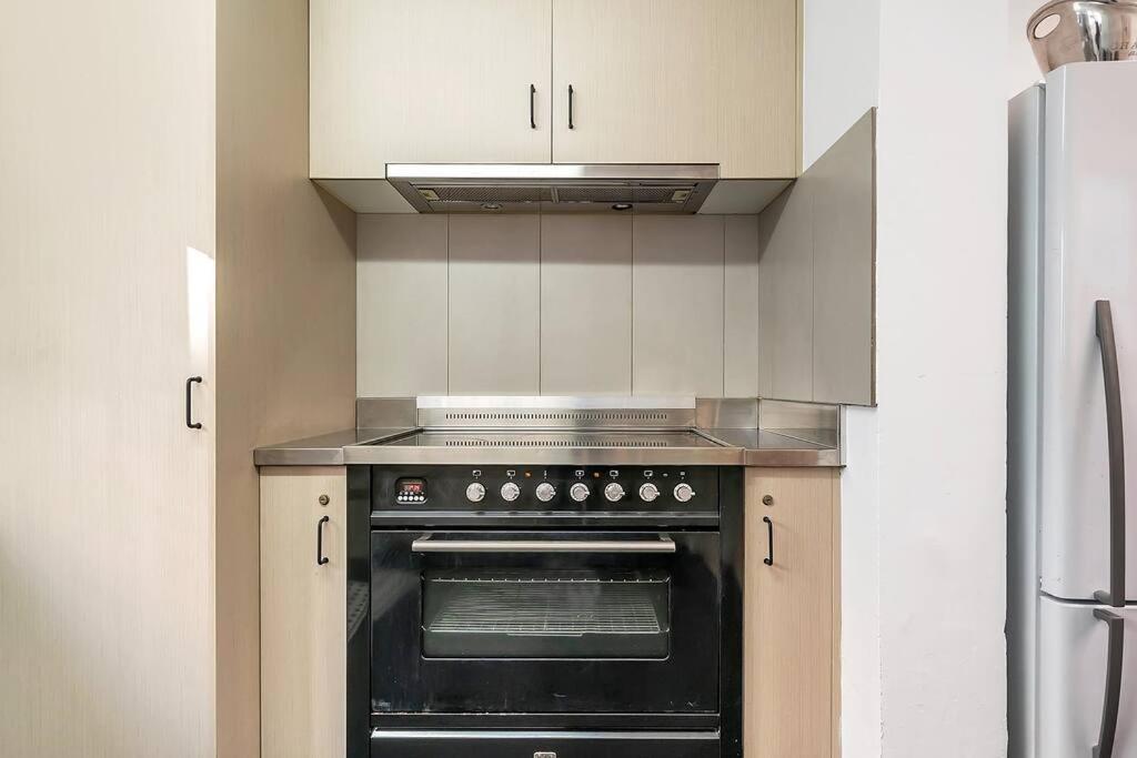 5 Bedroom Victorian Terrace in a Fab Location